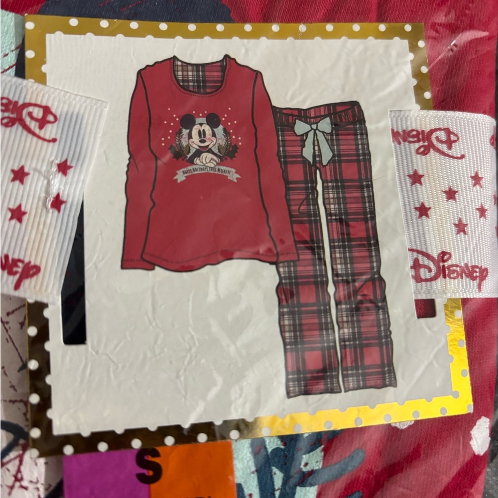 NWT Women's Disney's Mickey Mouse Long Sleeve Pajama Top & Bottom with pockets. - Picture 2 of 7